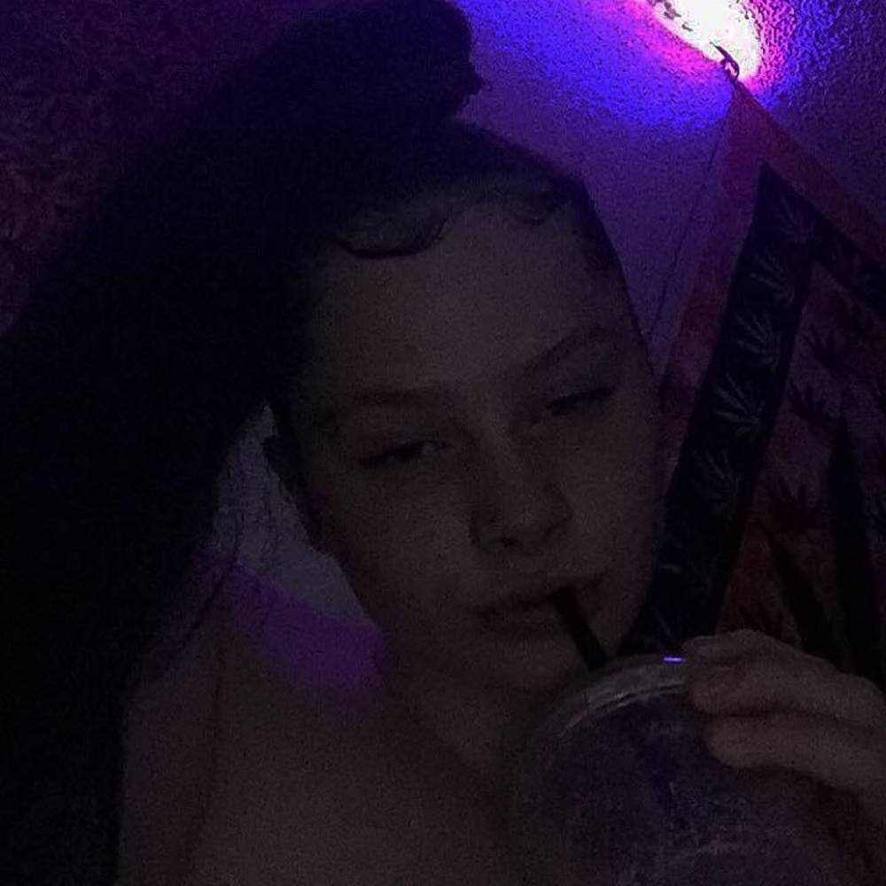 Meet your Posher, Cynthia